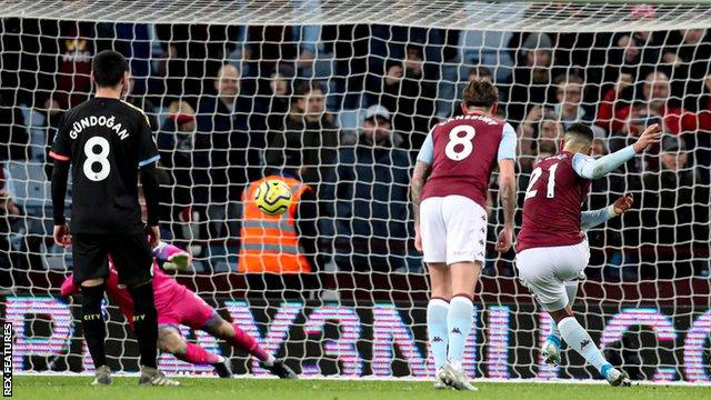 Anwar El Ghazi scores from the penalty spot