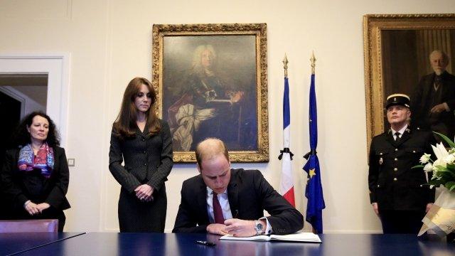 Prince William signs condolences