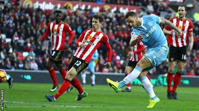 Marko Arnautovic scores for Stoke City against Sunderland