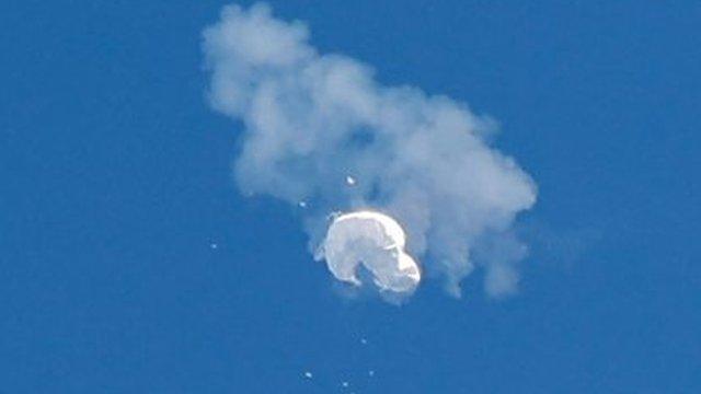 Suspected Chinese spy balloon gets shot down