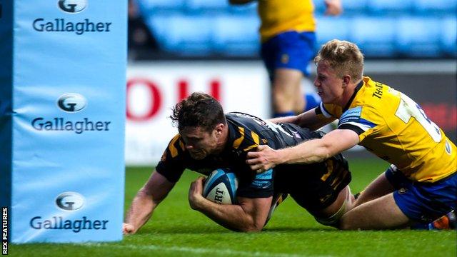 Wasps lock Will Rowlands