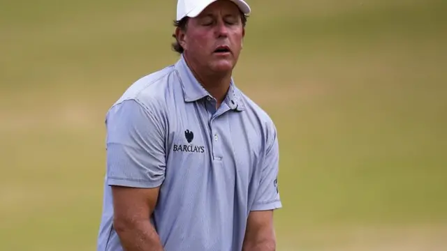 Phil Mickelson reacts