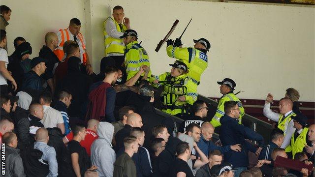 Burnley v Hannover