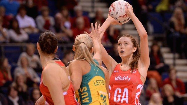 Helen Housby playing netball