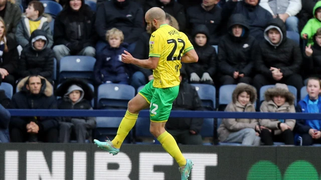 Teemu Pukki celebrating