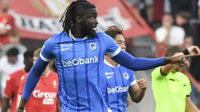 Tolu Arokodare playing for Genk