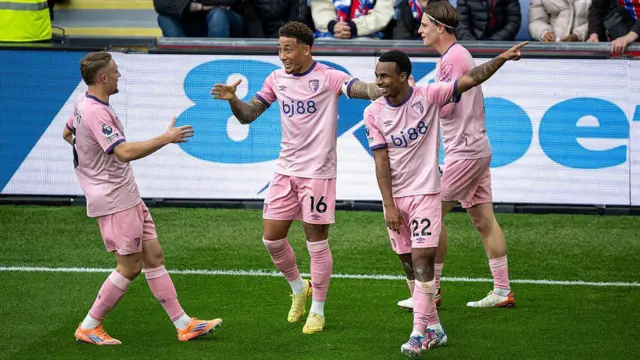 Bournemouth players celebrating against Crystal Palace