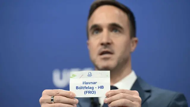 Havnar Boltfelag draw paper