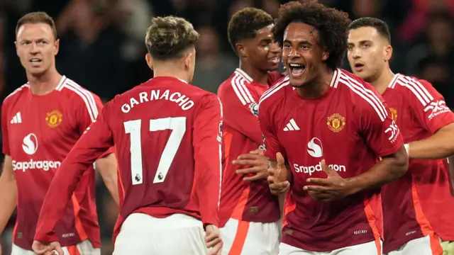 Joshua Zirkzee celebrates scoring for Manchester United against Fulham