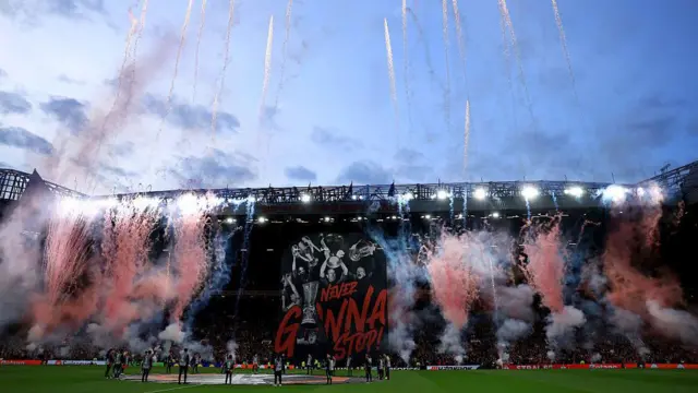 Tifo which reads "Never gonna stop"