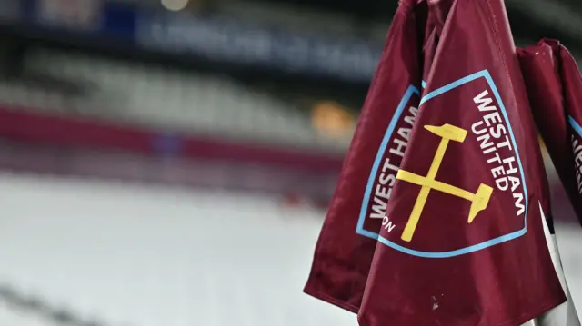 West Ham badge on corner flag