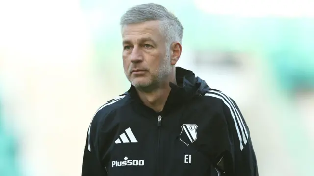 Edward Iordanescu 