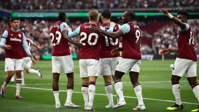 Tiểu sử và lịch sử câu lạc bộ West Ham United