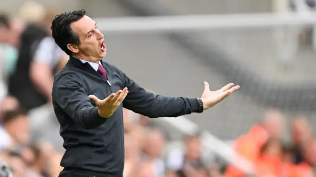 Aston Villa manager Unai Emery reacts on the touchline