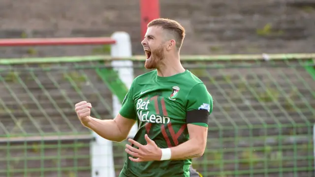 Ruaidhri Donnelly celebrates a goal