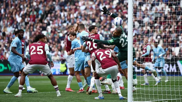West Ham concede a goal against Nottingham Forest