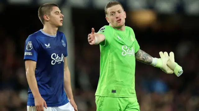 Vitaliy Mykolenko and Jordan Pickford