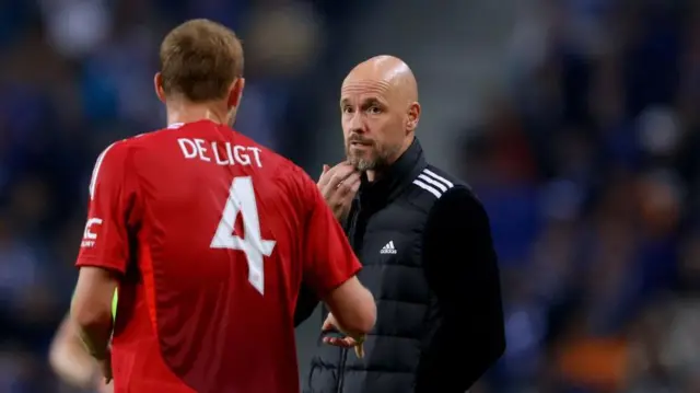 Erik ten Hag speaks to De Ligt