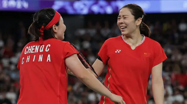 China's Chen Qing Chen and Jia Yi Fan celebrate