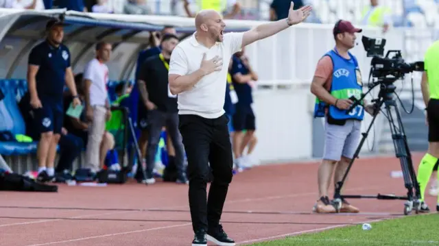 Hibernian Head Coach David Gray during a UEFA Conference League Second Qualifying Round First Leg match between KF Malisheva and Hibernian at Fadil Vokrri Stadium, on July 23, 2026 in Pristina, Kosovo