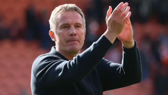 Wrexham boss Phil Parkinson applauds