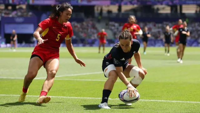 Jasmine Joyce-Butchers touches down for a try