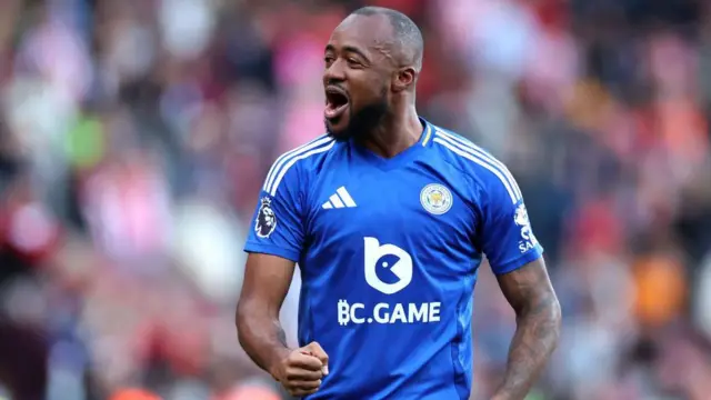 Jordan Ayew celerbates scoring a goal for Leicester