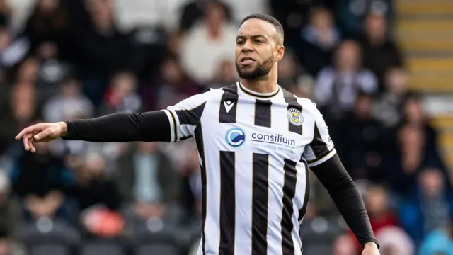 Charles Dunne in action for St Mirren