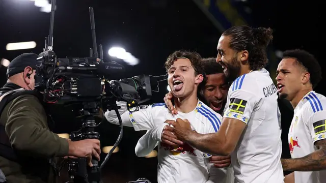 Brenden Aaronson of Leeds United celebrates scoring his team's first goal