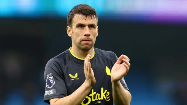 Seamus Coleman applauds Everton fans