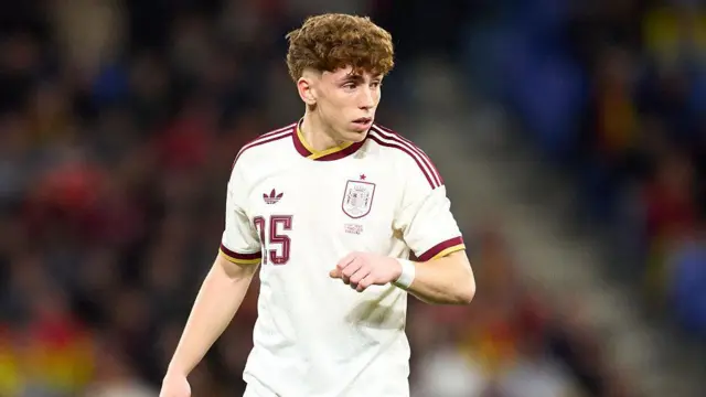 Victor Munoz of Spain looks on during an international friendly match between Spain and Egypt at RCDE Stadium on March 31, 2026 in Barcelona, Spain