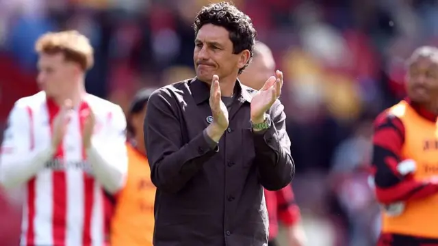 Keith Andrews, Manager of Brentford, applauds the fans after the Premier League match between Brentford and Fulham at Gtech Community Stadium 