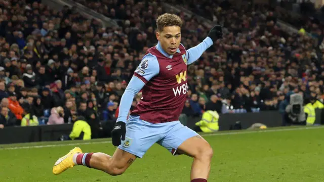 Burnley's Manuel Benson in action during the Premier League match between Burnley FC and Everton FC at Turf Moor