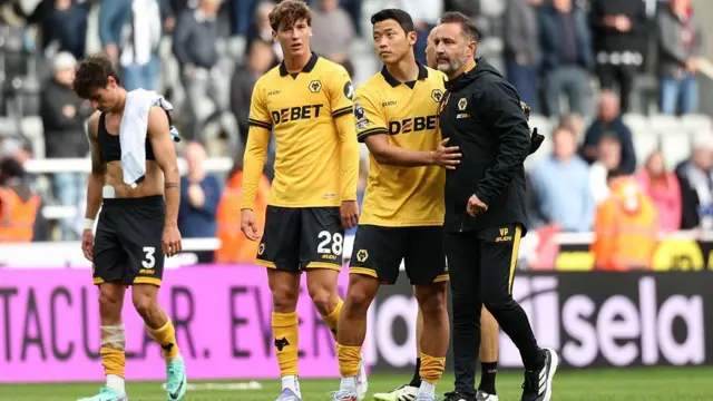 Fer Lopez, Hee-chan Hwang and Vitor Pereira