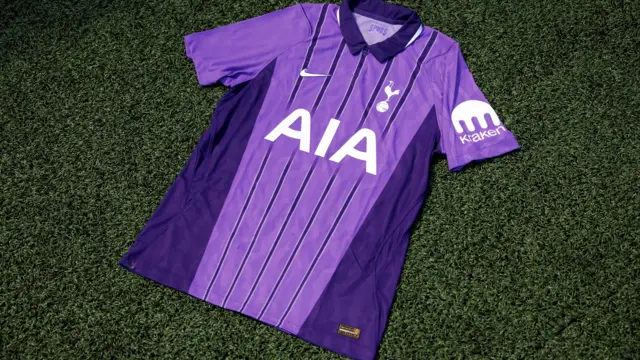 Tottenham third kit 