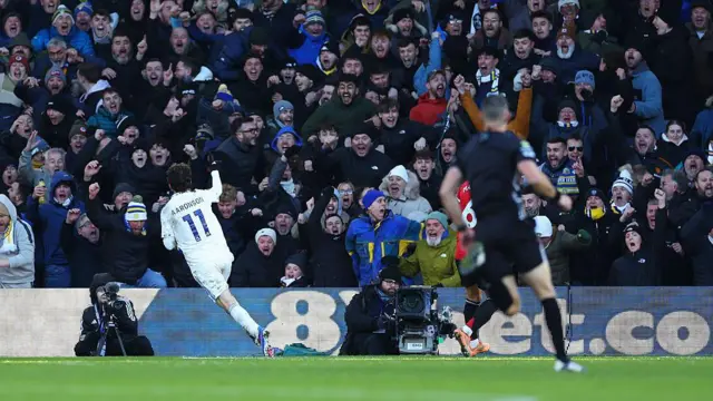Brenden Aaronson of Leeds United celebrates scoring his team's first goal against Manchester United 