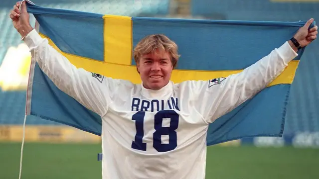Tomas Brolin signing for Leeds
