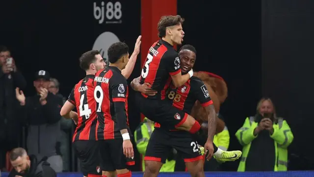 Antoine Semenyo of AFC Bournemouth celebrates a goal with Milos Kerkez of AFC Bournemouth after scoring to put AFC Bournemouth 1-0 ahead during the Premier League match between AFC Bournemouth and Manchester City FC at Vitality Stadium on November 2, 2024