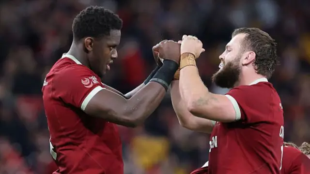 Maro Itoje and Luke Cowan-Dickie celebrate victory