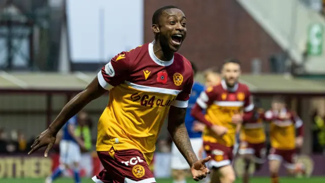 Motherwell's Tawanda Maswanhise celebrates as he scores to make it 1-0 against St Johnstone