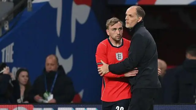 Jarrod Bowen stands next to England boss Thomas Tuchel