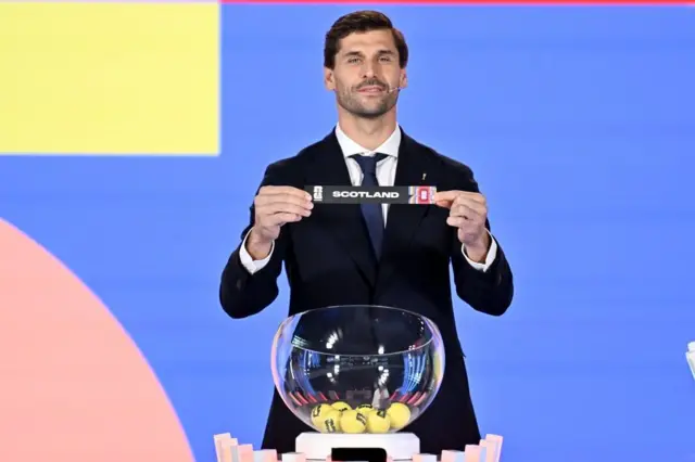 Fernando Llorente draws Scotland out the pot at the World Cup 2026 draw in Zurich