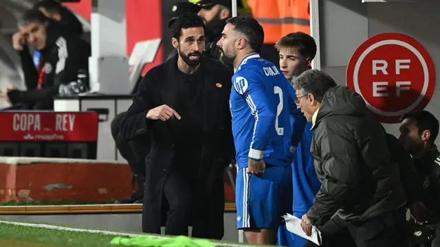 Alvaro Arbeloa gives instructions to Dani Carvajal