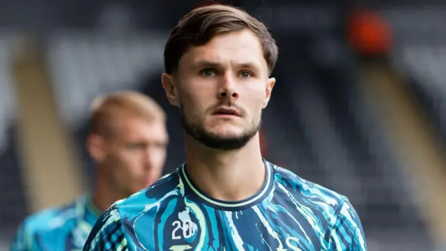 Liam Cullen in Swansea training kit