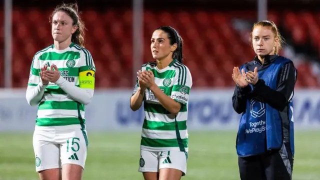 Celtic players applaud