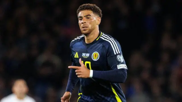 Che Adams