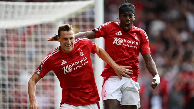 Anthony Elanga and Chris Wood celebrate