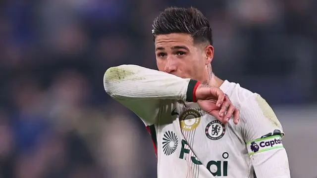 A dejected Enzo Fernandez