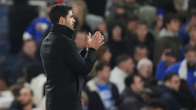 Mikel Arteta applauds Arsenal fans