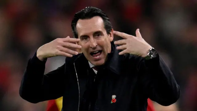 Unai Emery reacts during Aston Villa's loss to Liverpool